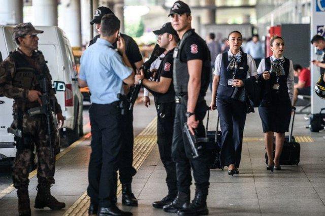 دستور بازداشت 228 تن در ارتش و وزارت دادگستری ترکیه به ظن ارتباط با گولن