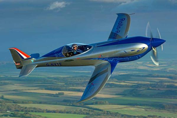هواپیما برقی رولزرویس سریع ترین وسیله نقلیه الکتریکی دنیا
